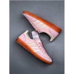 Повседневные кроссовки Adida*s originals Samba Handball Spezial retro имеют простую и изящную форму, придающую людям повседневный стиль одежды, удобны и облегченны в носке, гибки и комфортны для занятий спортом и подходят для повседневной носки.