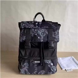 Нишевый рюкзак с принтом на шнурке с откидной крышкой. Versac*e Jeans Couture