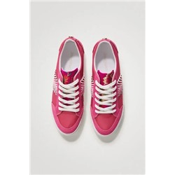 Zapatilla con cinta étnica