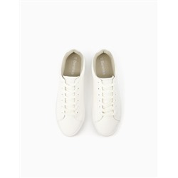 Men’s monochrome trainers.