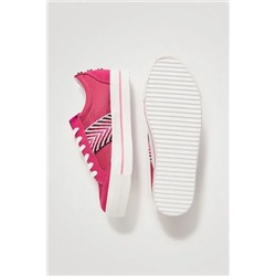 Zapatilla con cinta étnica