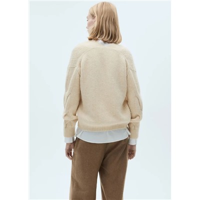 Женский пуловер с красивыми объемными  косами  MANG*O