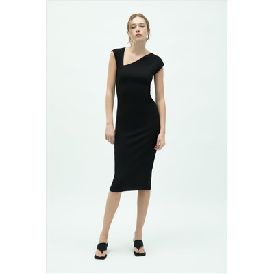 VESTIDO ESCOTE ASIMÉTRICO