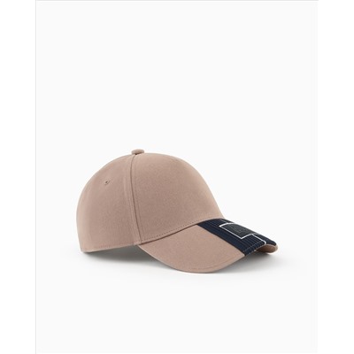 CAP WITH VISOR AND LOGO PATCH
