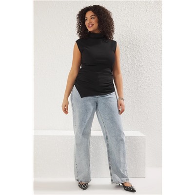 Siyah Büzgü/Drape Detaylı Fitted/Vücuda Oturan Asimetrik Örme Büyük Beden Bluz TBBSS25AF00039