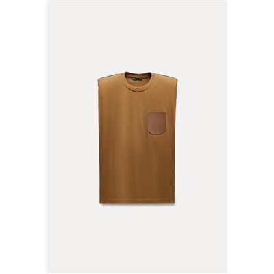 TOP WITH PADDED SHOULDERS AND LABEL
