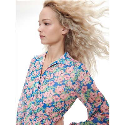 Gemustertes kleid
