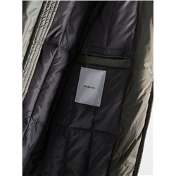Jacke mit metallischer Oberfläche