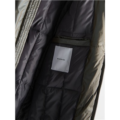 Jacke mit metallischer Oberfläche