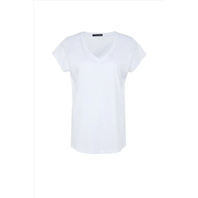 Beyaz Boyfriend V Yaka Yırtmaçlı %100 Pamuk Örme T-Shirt TBBSS22BF0036