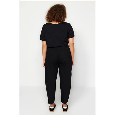 Siyah Yüksek Bel Mom Fit Jeans TBBSS23CJ00038