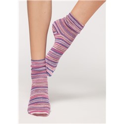Mehrfarbige kurze Socken in Häkeloptik