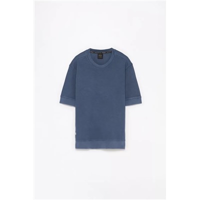 Textured sports T-shirt