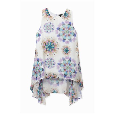 Blusa asimétrica print galáctico