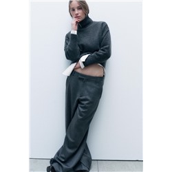 SOFT PLAIN KNIT SWEATER