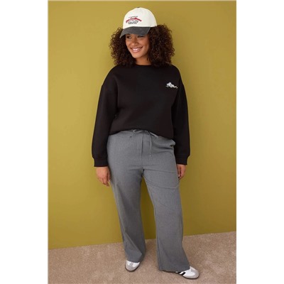Siyah Animal Nakışlı Regular Kalın İçi Polarlı Örme Büyük Beden Sweatshirt TBBAW26AO00006