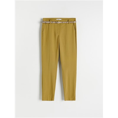 Zigarettenhose mit Gürtel