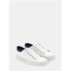 LOW-CUT SIGNATURE STRIPE SNEAKER