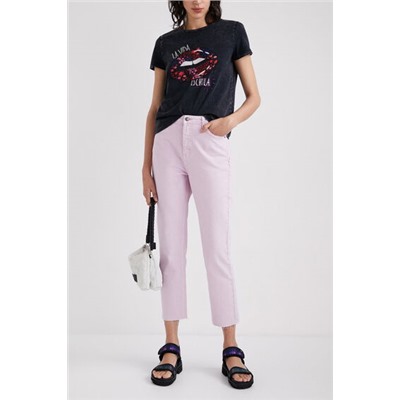 Camiseta parche labios bordados