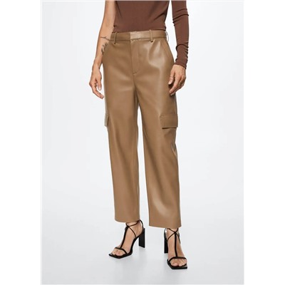Pantalón cargo efecto piel -  Mujer | MANGO OUTLET Melilla