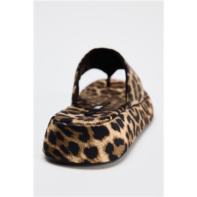 FEW ITEMS LEFT ANIMAL PRINT FLATFORM SANDALS