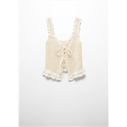 Top calado detalle puntilla