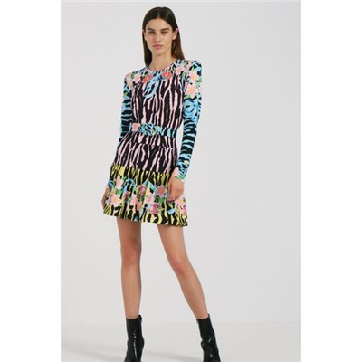 Vestido slim corto cebra