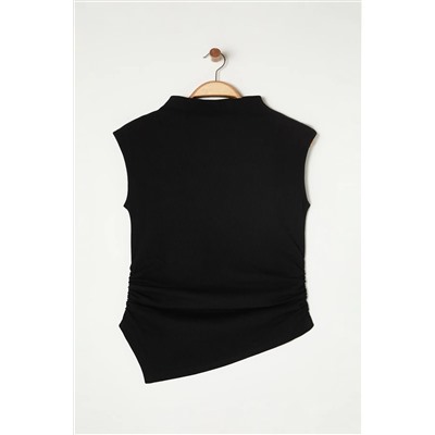 Siyah Büzgü/Drape Detaylı Fitted/Vücuda Oturan Asimetrik Örme Büyük Beden Bluz TBBSS25AF00039