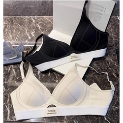 Комплект спортивного бесшовного нижнего белья