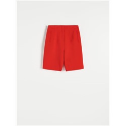 Shorts mit Falten
