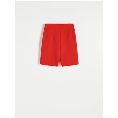 Shorts mit Falten