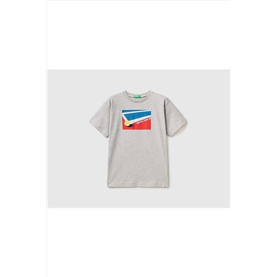 United Colors of BenettonErkek Çocuk Gri Melanj Tenis Kortu Baskılı T-shirt