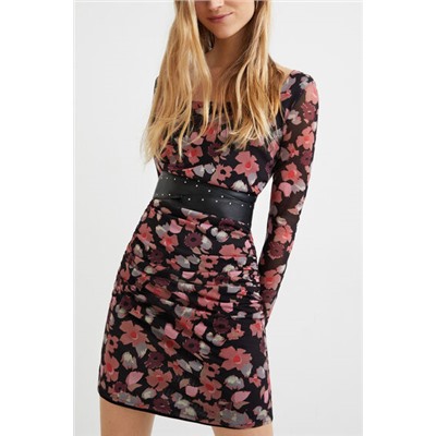 Vestido slim corto flores