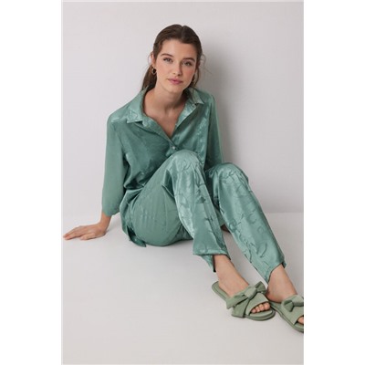 Pijama camisero largo satén jacquard verde