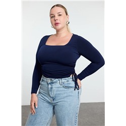 Trendyol Curve Lacivert Kare Yaka Yanları Büzgülü Örme Büyük Beden Bluz TBBAW25AF00041