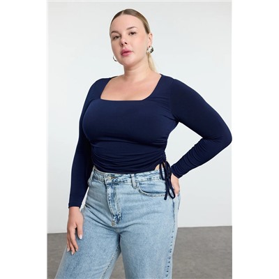 Trendyol Curve Lacivert Kare Yaka Yanları Büzgülü Örme Büyük Beden Bluz TBBAW25AF00041