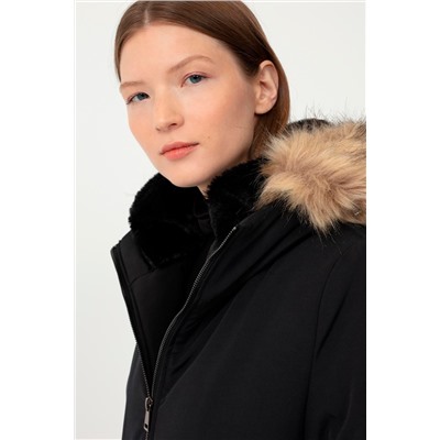 Anorak con capucha Negro
