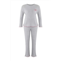 Gri Melanj Fitilli Kurdele/Fiyonk Nakışlı Örme Pijama Takımı TBBAW25AI00081