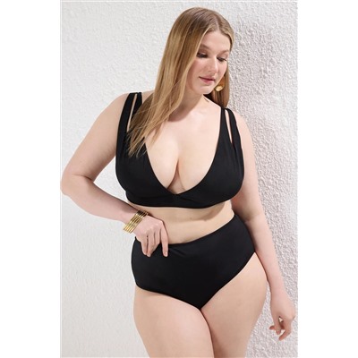 Siyah Derin V Yaka Cut Out Detaylı Büyük Beden Bikini Üstü TBBSS25CT00002
