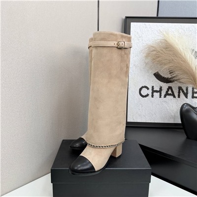 Высокие замшевые сапоги на каблуке  Chane*l