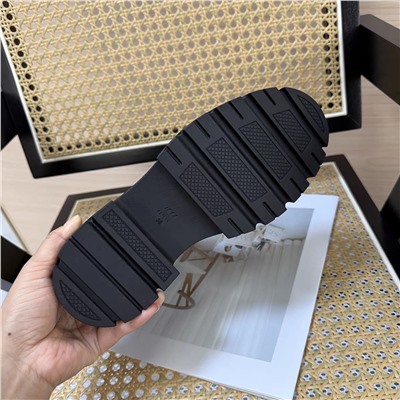 Женские ботинки  H&*M