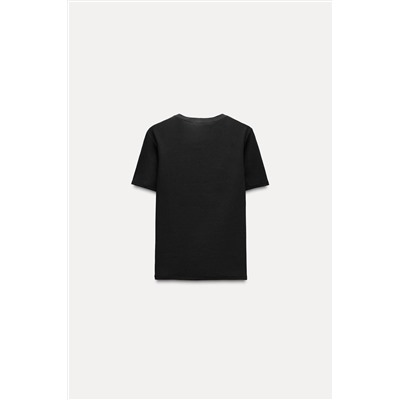 RIBBED T-SHIRT WITH BUTTONS
