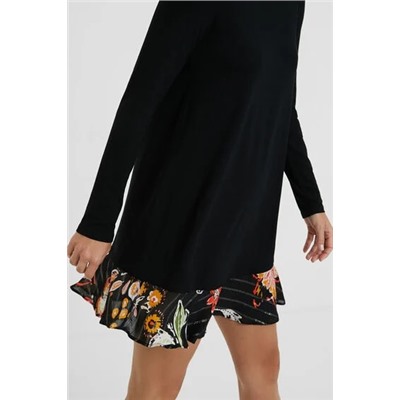 Vestido corto con bajo floral