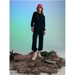 Jumpsuit im sportlichen Stil