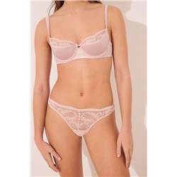 Tanga encaje rosa
