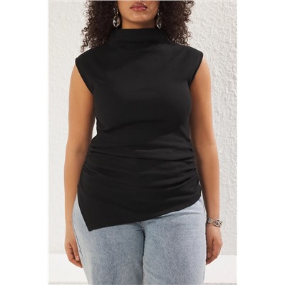 Siyah Büzgü/Drape Detaylı Fitted/Vücuda Oturan Asimetrik Örme Büyük Beden Bluz TBBSS25AF00039