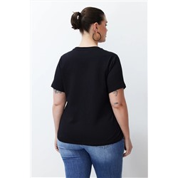 Siyah Biye Detaylı %100 Pamuk Örme T-shirt TBBSS24BF00021