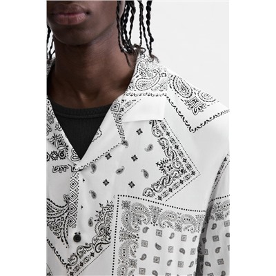 CAMISA ESTAMPADO GEOMÉTRICO