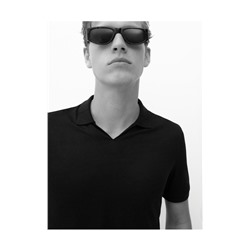 Polohemd im minimalistischen Stil
