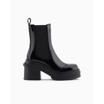 Rubber heel boots